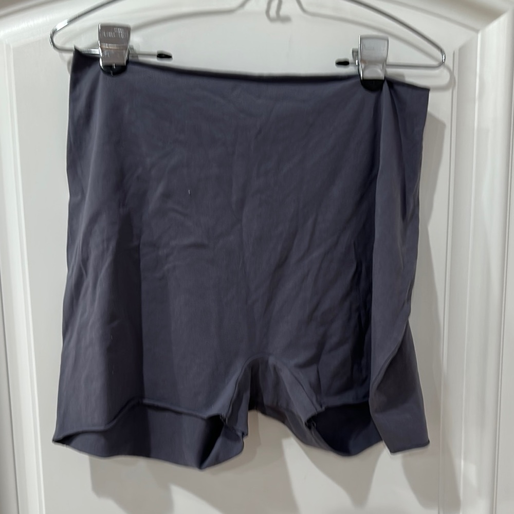 SKIMS Raw Edge Intimates short Lightweight Wear size 2X. Color: Thunder